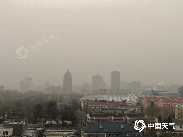 沙尘暴黄色预警！大风沙尘袭北京阵风达8级 上午起风下午好转