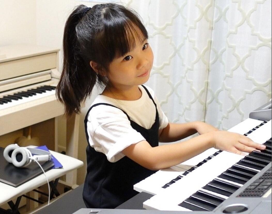 日本7岁天才音乐少女视频火遍网络 播放次数超1亿
